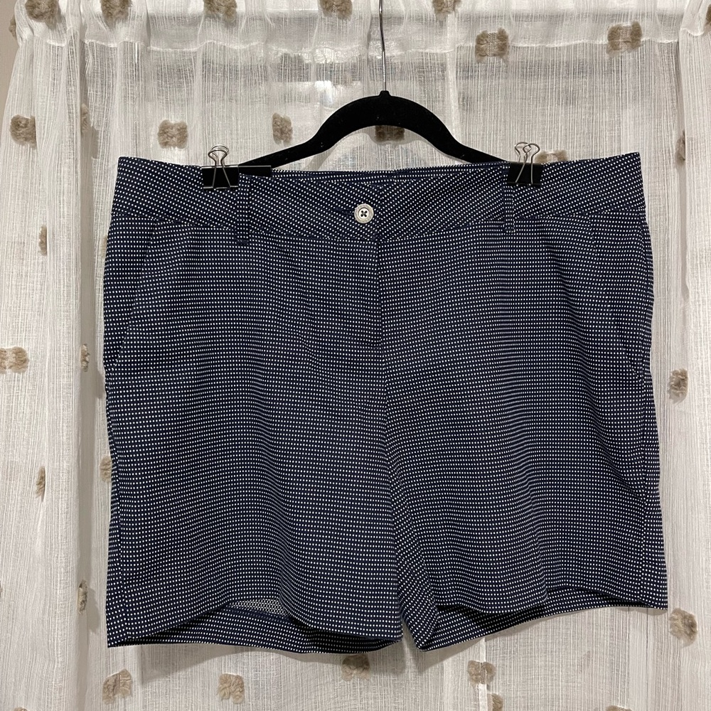 NWT. The Limited Tailored short.